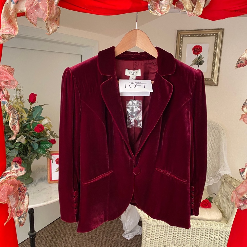 Ann Taylor Loft. Velvet blazer NWT